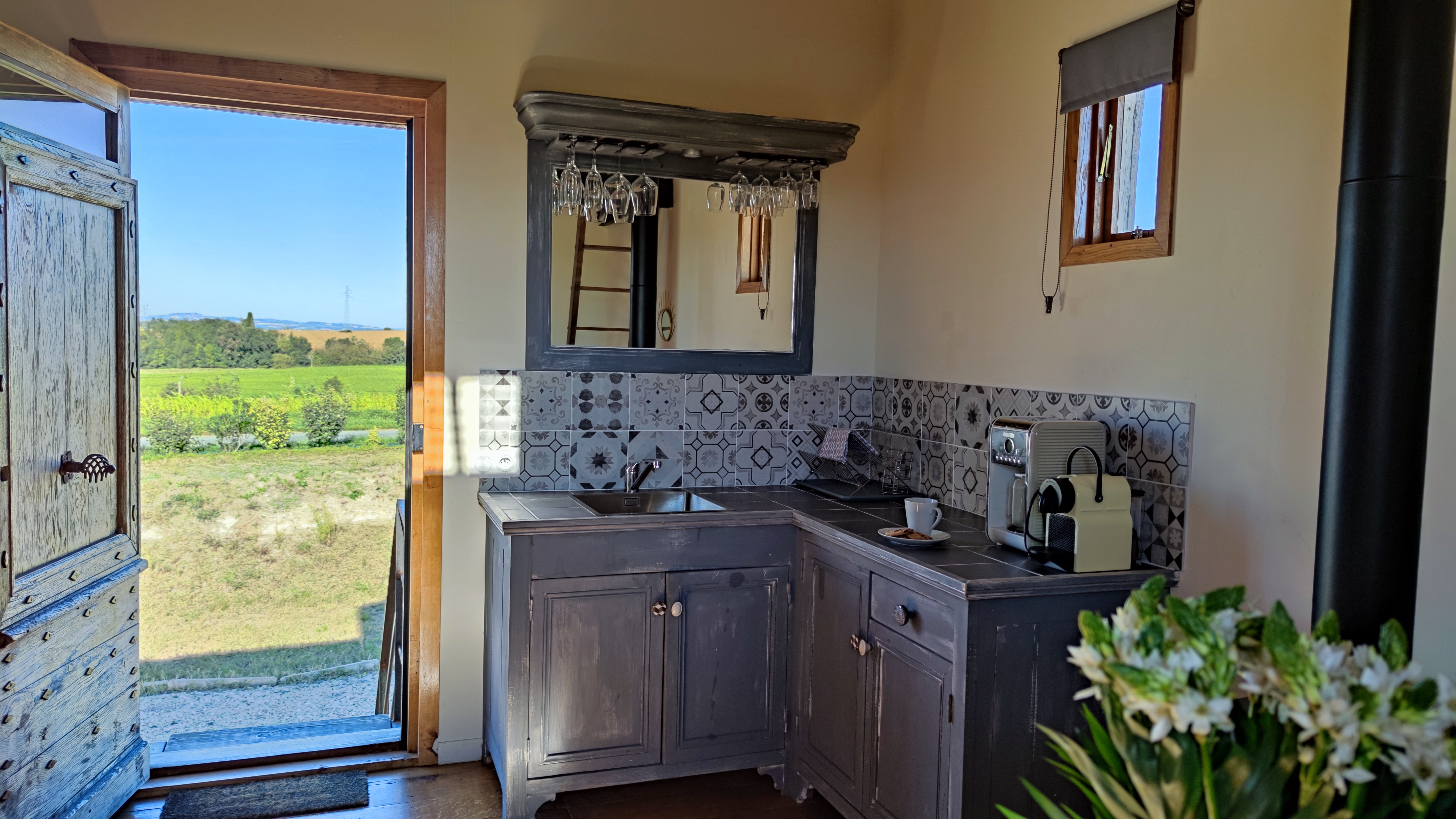 Salle d’eau moderne et lumineuse